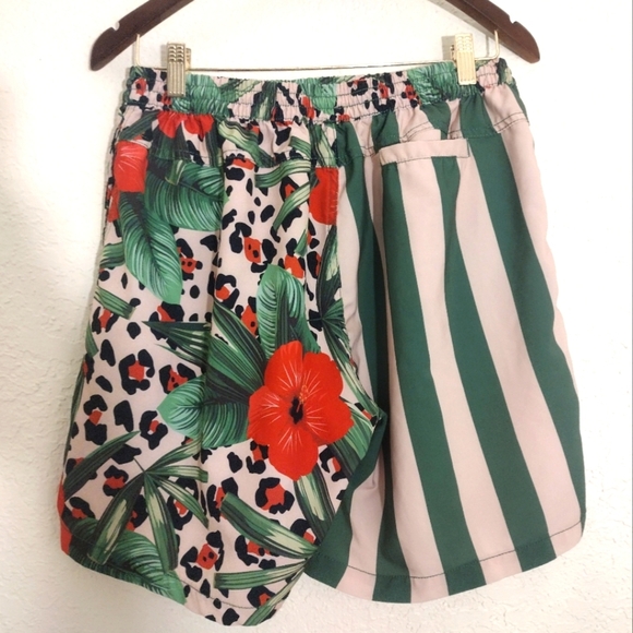 Duvin Design Co. Leo Floral Short Green - Picture 9 of 9